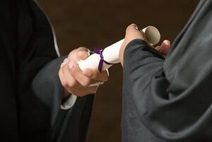 MEC y Cones buscan reglamentar ley para controlar expedición de títulos universitarios - Nacionales - ABC Color