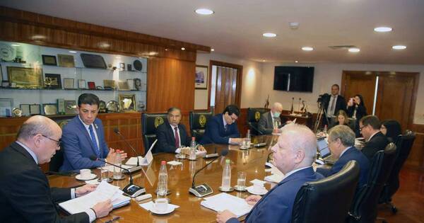La Nación / Escribana imputada en caso RGD será investigada por la Corte