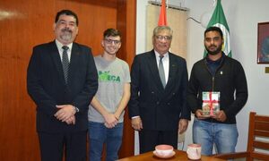 Estudiante de la UNE cursará el segundo semestre de su carrera en Argentina