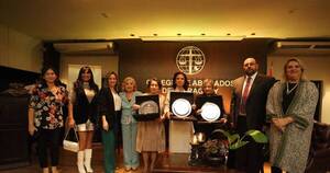 La Nación / Reconocen trayectoria y aporte jurídico de exministras Pucheta, Peña y la abogada Elsa Bernal