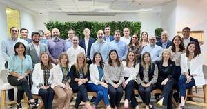 La Nación / Dialogan sobre el futuro de los roles de los CEOS