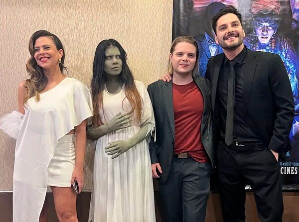 Terror, suspenso y romance se vivieron en el Avant Premiere de El Apartamento - Sociales - ABC Color