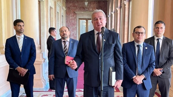 La Fiscalía evalúa informes de EEUU sobre HC y pide no judicializar política