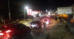Diario HOY | Motociclista perdió el control, embarazada cayó y fue aplastada por un bus