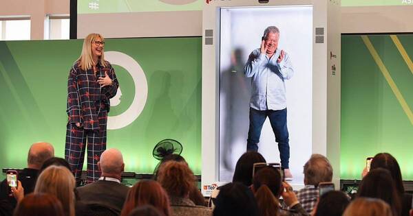 La Nación / William Shatner se “teletransportó” de Los Ángeles a Sídney