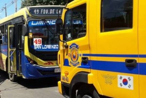 ¡Terrible! Mujer embarazada fallece bajo las ruedas de un colectivo