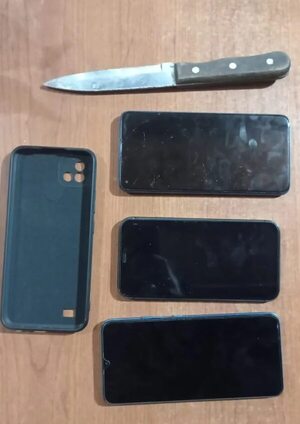 Cuatro adolescentes fueron detenidos como sospechosos de una banda que asaltó a conductores de Bolt - Policiales - ABC Color