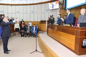 Riera pide permiso para ir a ministerio y jura Retamozo en su remplazo - Política - ABC Color