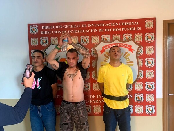 Diario HOY | Expulsan del país a los cuatro supuestos miembros del PCC