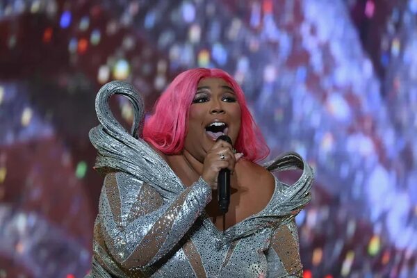 Lizzo rompe su silencio y niega las acusaciones “increíbles” de sus exbailarinas - Música - ABC Color