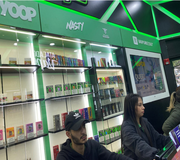 Ciudad del Este minada por comercio irregular de vapeadores - El Independiente