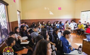 Dan charlas a estudiantes sobre importancia de cuidar el ambiente