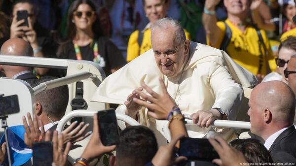 El Papa advierte contra las ilusiones del mundo digital