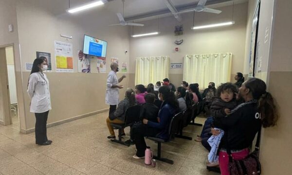 Desarrollan charla educativa sobre importancia de control prenatal