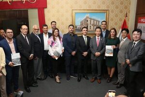 Ministerio entregó plan maestro urbanístico para el Bañado Sur a la Municipalidad de Asunción - .::Agencia IP::.