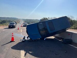 AUDIO: Aparatoso accidente en nueva ruta de Caacupé dejó daños materiales - Ancho Perfil - ABC Color