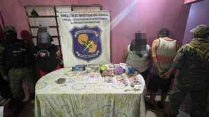 Caen tres presuntos microtraficantes en foco de venta de drogas en Asunción