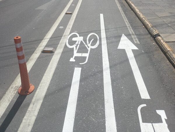 Vecinos del barrio Mariscal Estigarribia de Asunción piden mudar bicisenda · Radio Monumental 1080 AM