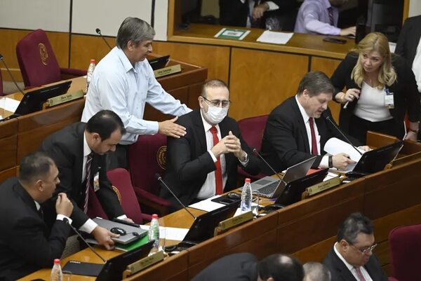 Cartistas aplazan platal para Fiscalía - Política - ABC Color