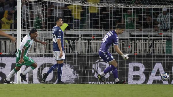 Atlético Nacional doblega a Racing