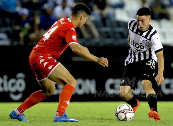 Versus / Libertad y General Caballero se dan cita en Tuyucuá