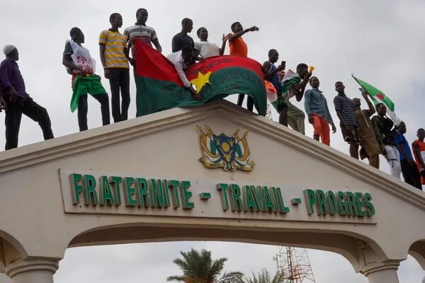 Cedeao manda delegación a Libia y Argelia para que apoyen sus sanciones a Níger - Mundo - ABC Color