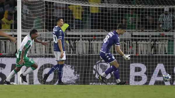 Atlético Nacional doblega a Racing