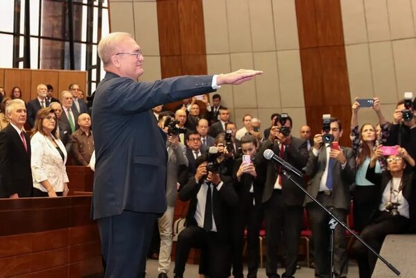Cartistas planean destituir a Emiliano Rolón de la Fiscalía en octubre, dice Nakayama - Política - ABC Color