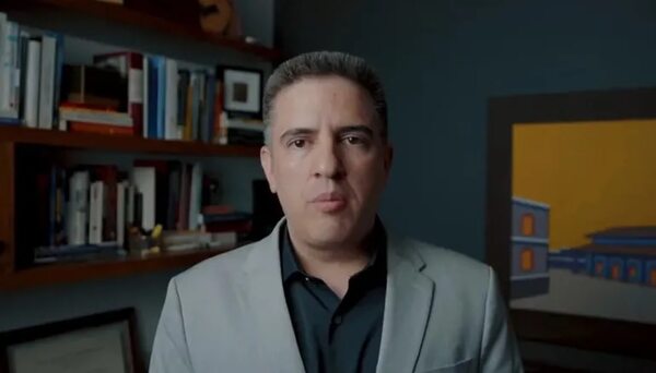 Santiago Peña anuncia a Gustavo Villate como ministro del Mitic - Nacionales - ABC Color