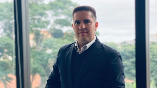 Gustavo Villate será titular del Mitic en gobierno de Santiago Peña