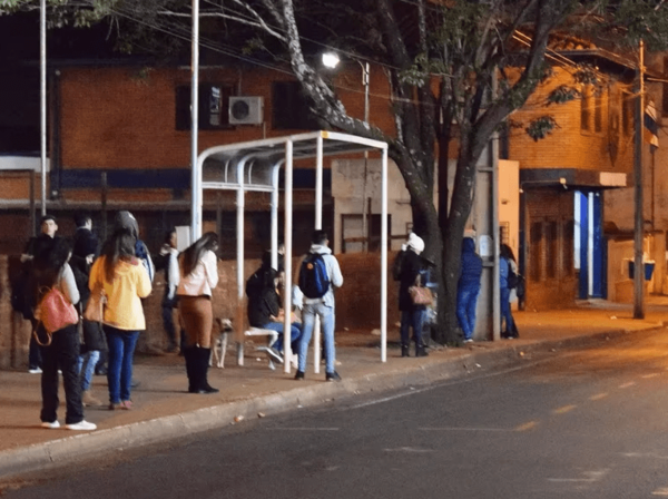 PÉSIMO SERVICIO DE TRANSPORTE PÚBLICO PREOCUPA A ESTUDIANTES DE ENCARNACIÓN