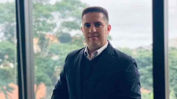 Gustavo Villate será titular del Mitic en gobierno de Santiago Peña