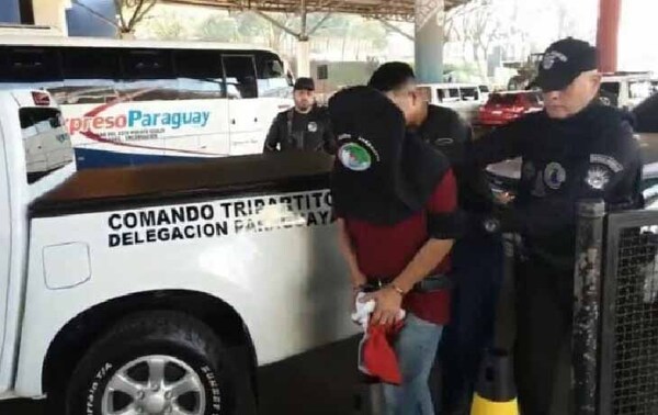 Expulsan del país a pareja: mujer planeó crimen de su madre con su novio – Prensa 5