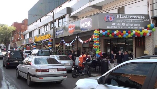 PLASTIENVASE sorprende con su primera feria de productos en su mes de aniversario
