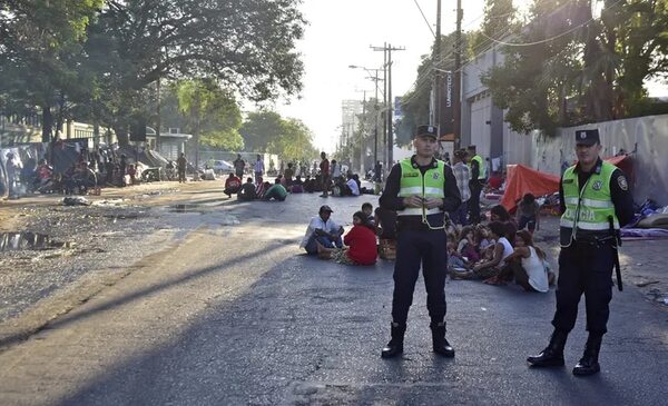 Indi firmó compromiso para proveer alimentos y consigue que un grupo de indígenas abandone Asunción - Nacionales - ABC Color