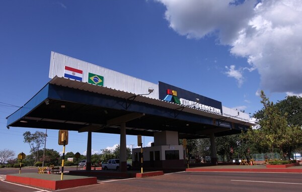 Escándalo en Itaipu: parientes y recomendados políticos copan cargos en concurso amañado - La Clave