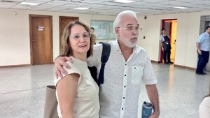 Médico querellado por senadora recusa a la jueza Lourdes Peña