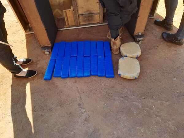 Intentan ingresar a la cárcel 12 kilos de marihuana, escondido en mesa de pool - La Clave