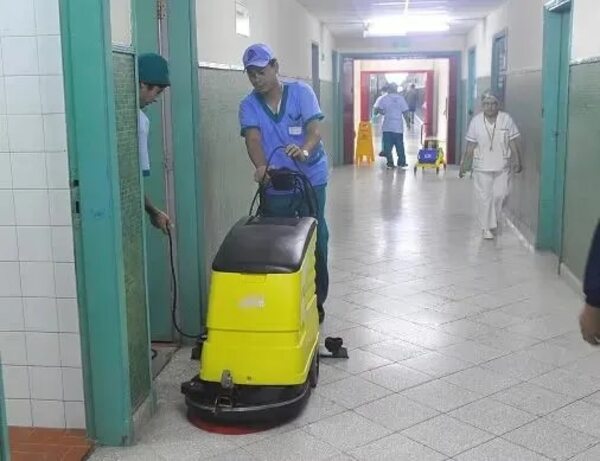 IPS: piden informes sobre licitaciones para limpieza - Política - ABC Color