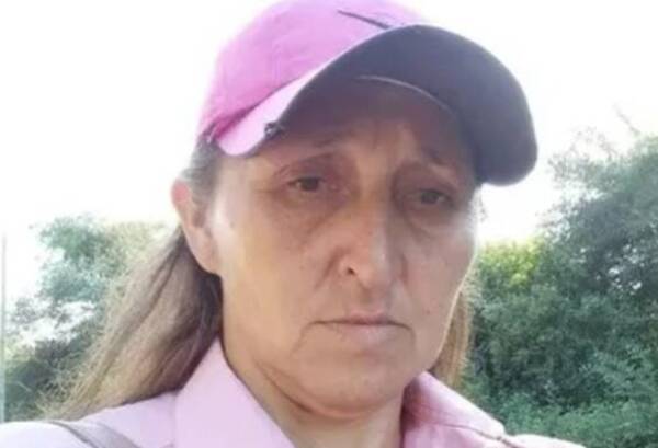 La encontraron muerta cerca de su casa y con cortes en la garganta
