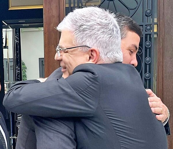 Cobardía infame: EE.UU. usa garrote oficial para silenciar a quienes critican y “molestan” al imperio – La Mira Digital