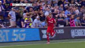 Robert Morales sigue de romance con los goles