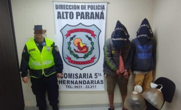 Detienen a dos hombres con varios objetos hurtados