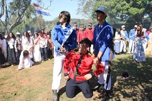 Jóvenes reviven pasajes de la Batalla de Piribebuy - Nacionales - ABC Color