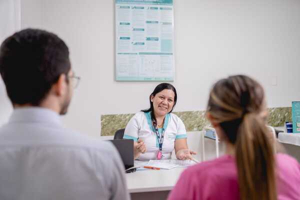 Firman alianza para fortalecer respuesta en salud sexual y violencia contra la mujer - trece