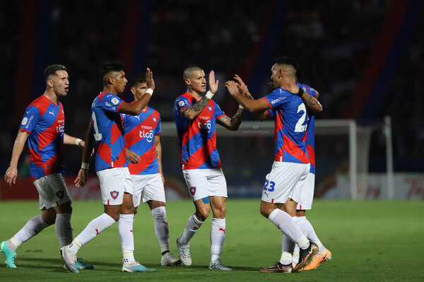 Versus / Diego Gavilán, contento porque "llegaron los goles"
