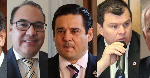 La Nación / Liberales definen la salida o la continuidad de Efraín Alegre
