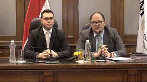 Groseras incongruencias que evade responder el senador Hernán Rivas - Política - ABC Color