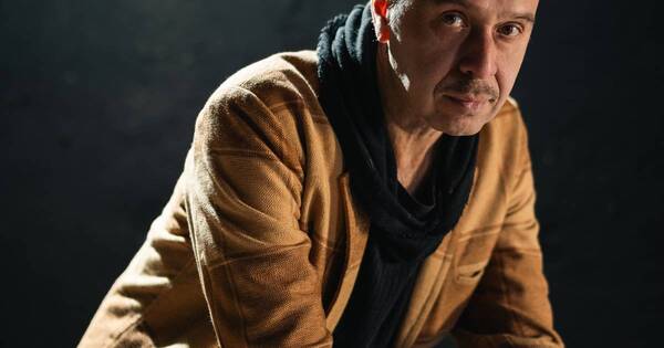 La Nación / Jorge Báez: “El teatro invita a una convivencia colectiva”