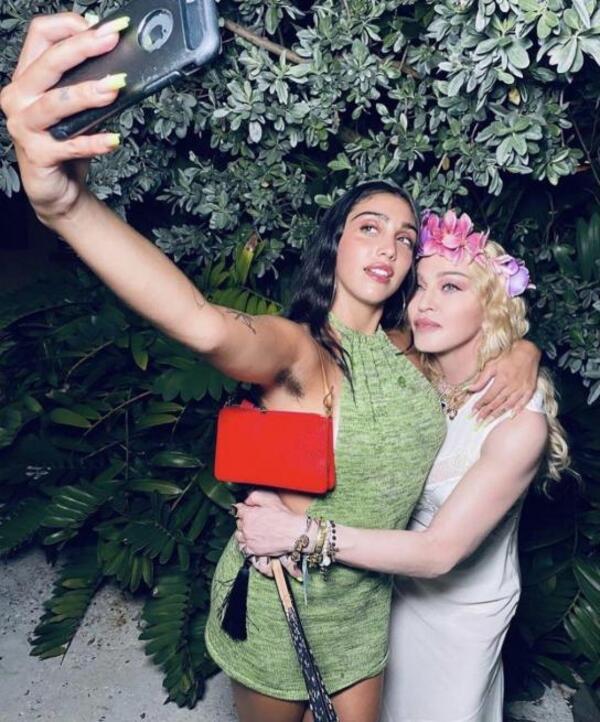 Lourdes Leon: La Reina del Pop y su Independiente Hija | OnLivePy